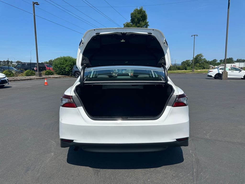 Used 2021 White Toyota LE image 10