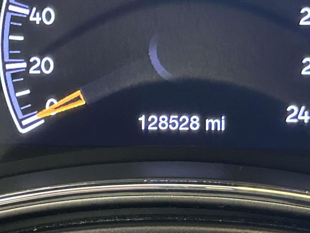Used 2018 White Jeep Trailhawk image 33