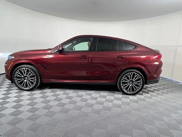 Used 2024 Red BMW xDrive40i image 4