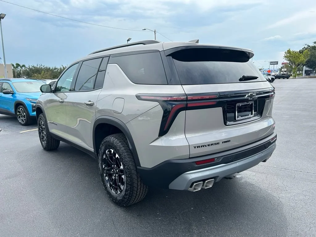 2027 Chevrolet Traverse Z71 - Photo 6