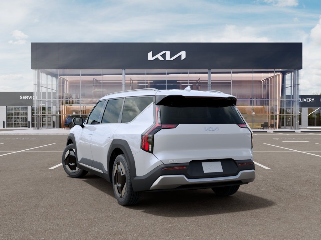 New 2026 Glacial White Pearl Kia Wind image 4