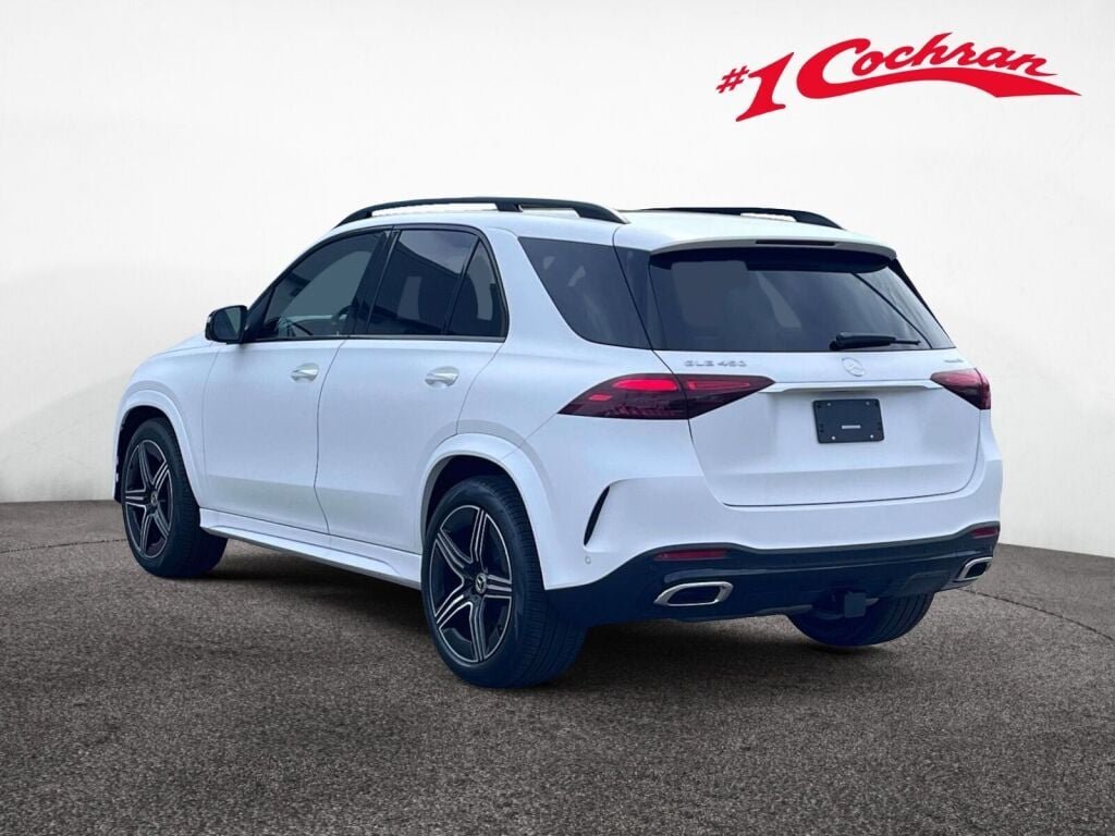 New 2026 MANUFAKTUR Moonlight White Metallic Mercedes-Benz GLE 450 image 9