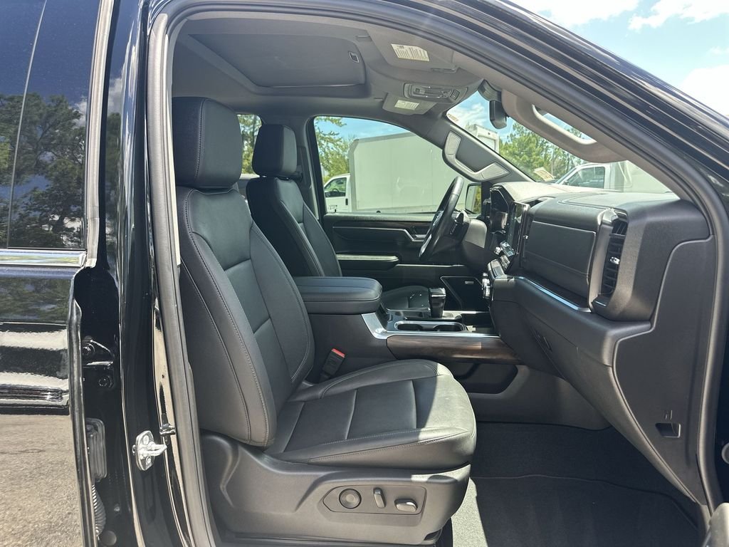 2025 GMC Sierra 1500 SLT - Photo 28