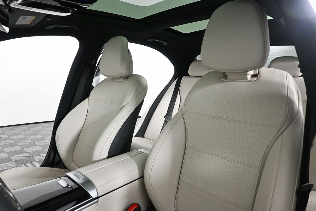 Used 2022  Mercedes-Benz C 300 image 5