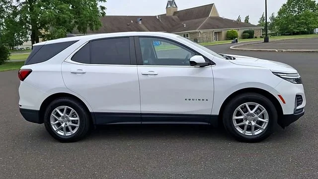 2022 Chevrolet Equinox LT - Photo 9