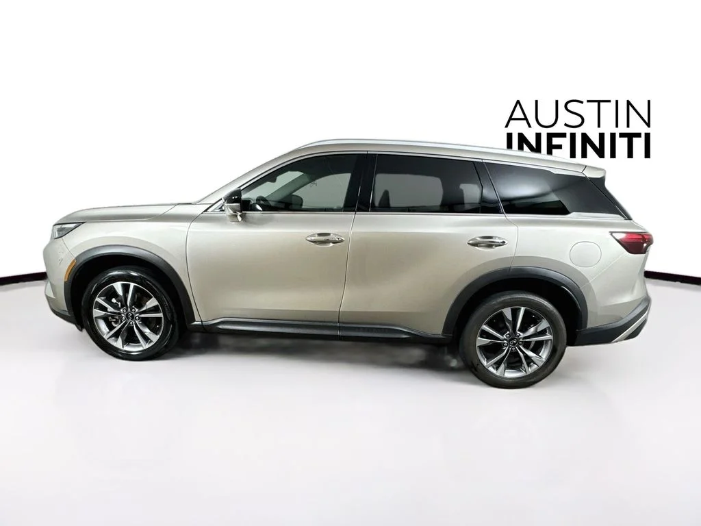 Certified Used 2023 Silver INFINITI LUXE image 6