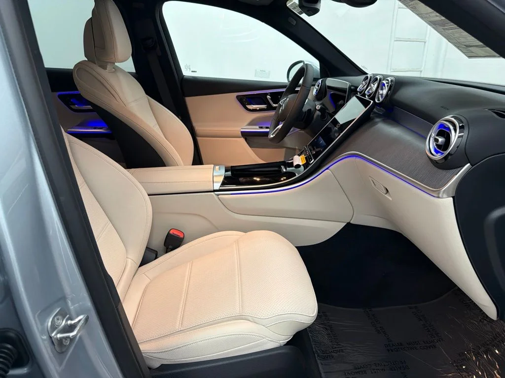 New 2027 Silver Mercedes-Benz GLC 300 image 28