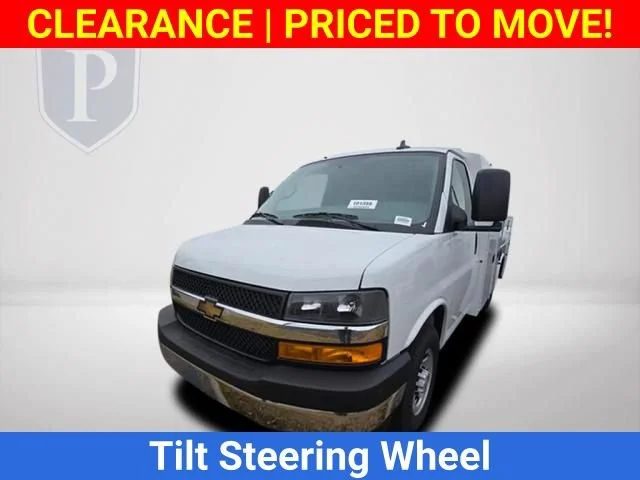 New 2025 Summit White Chevrolet 1WT image 13