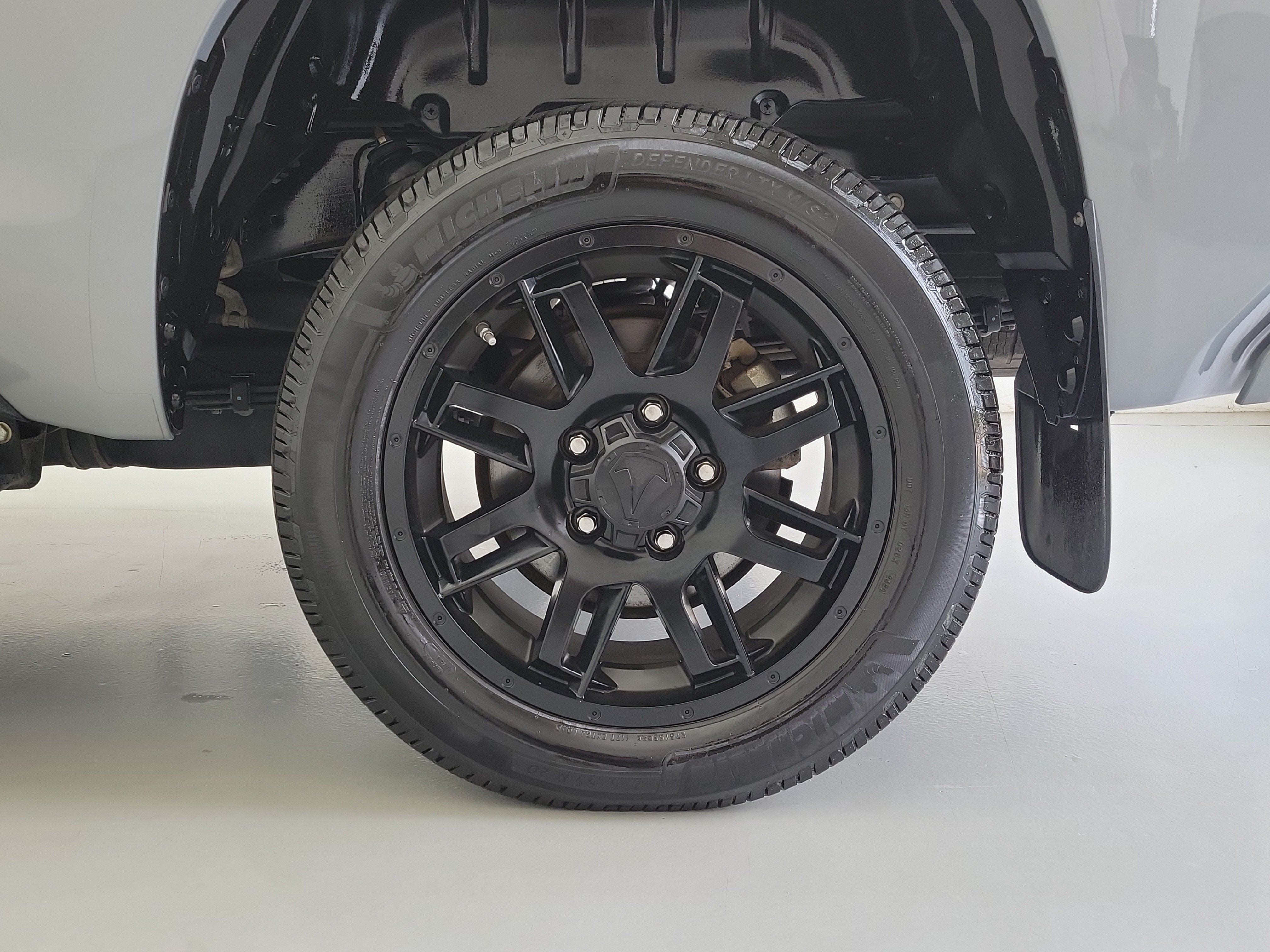 Used 2021 Cement Toyota SR5 image 10