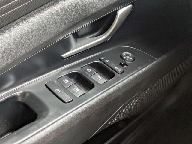 Used 2022 Black Hyundai SEL image 21