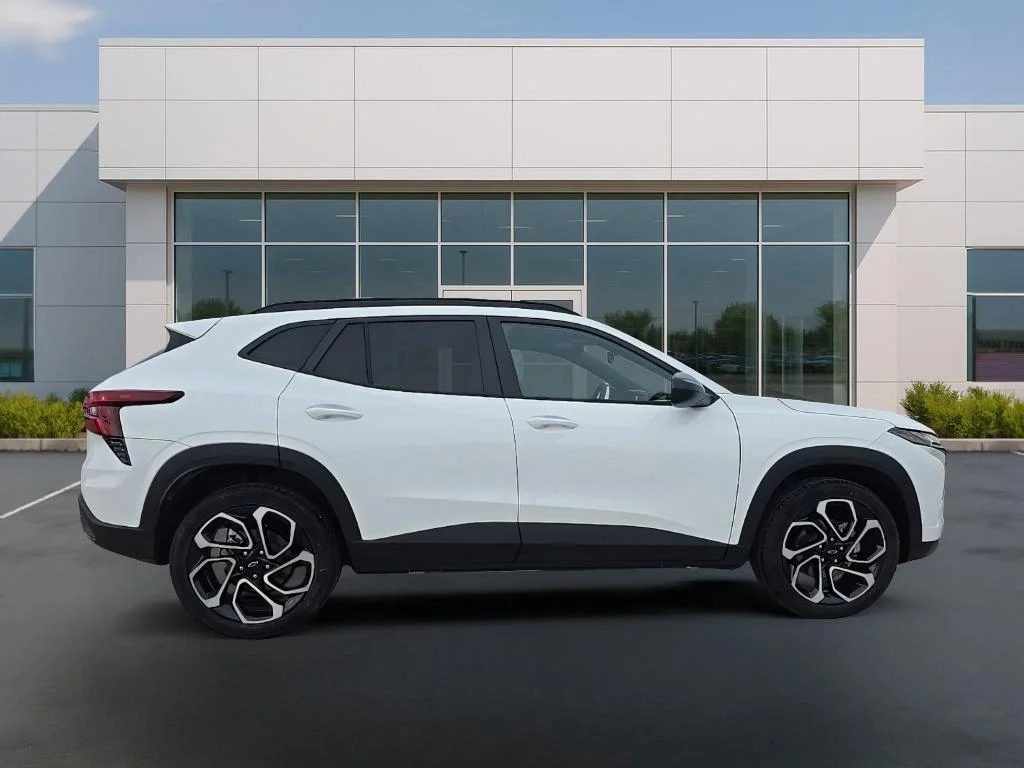 2026 Chevrolet Trax RS - Photo 8