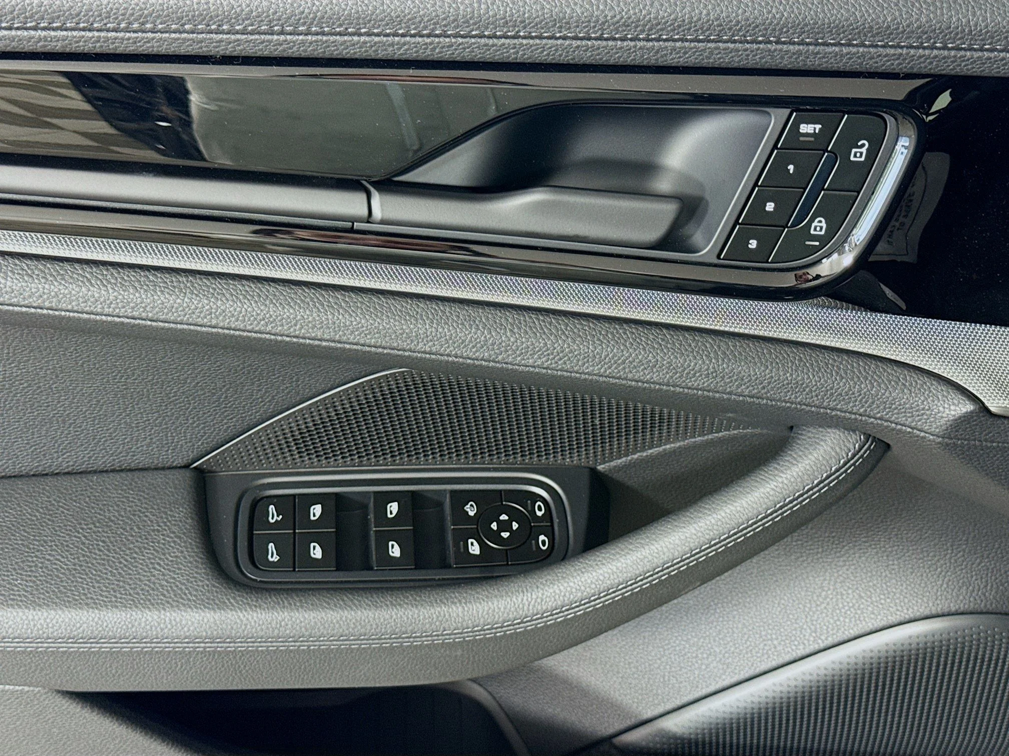 2025 Porsche Panamera Base - Photo 11