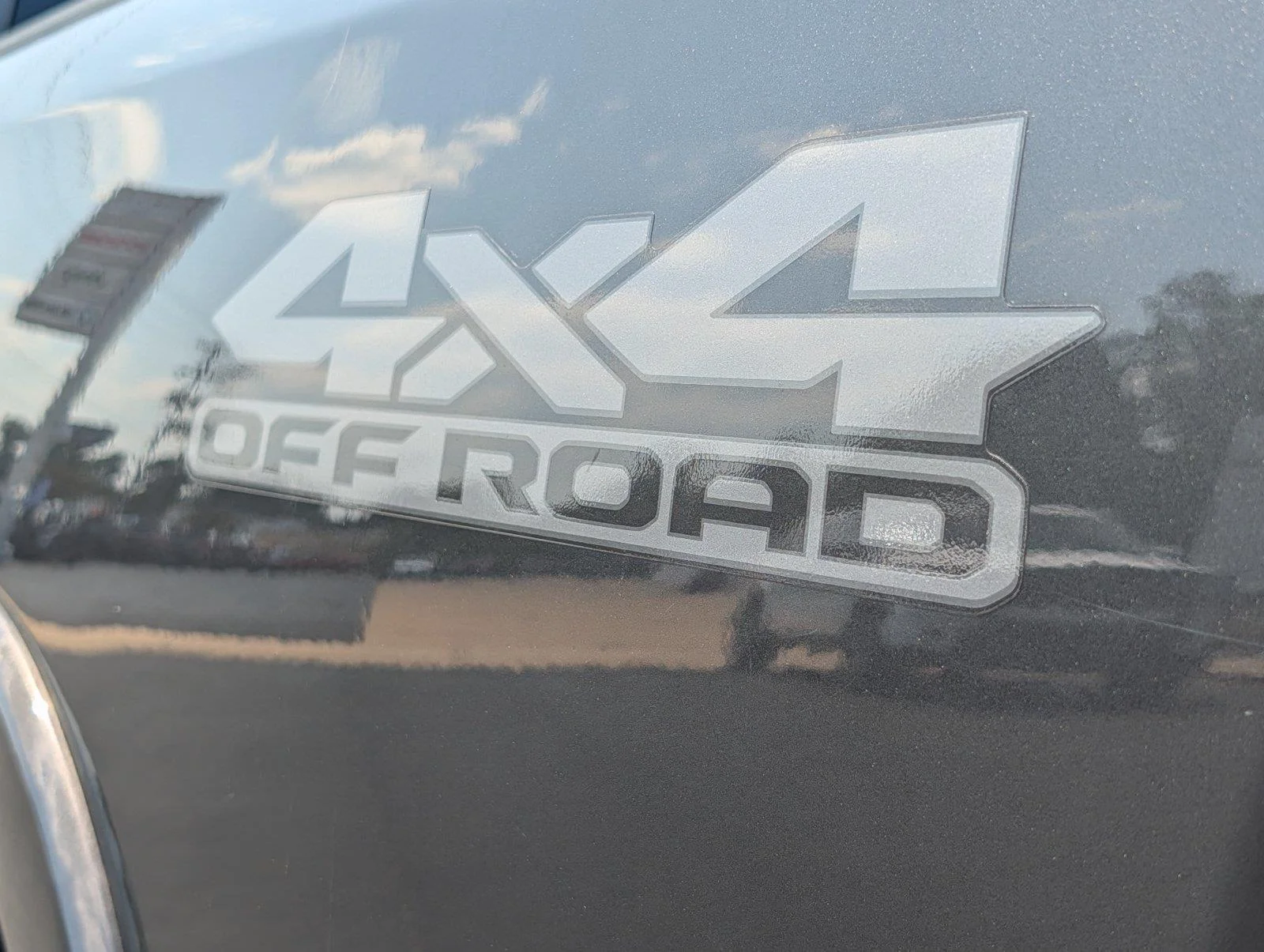 Used 2020 Granite Crystal Metallic Clearcoat Ram Laramie image 39