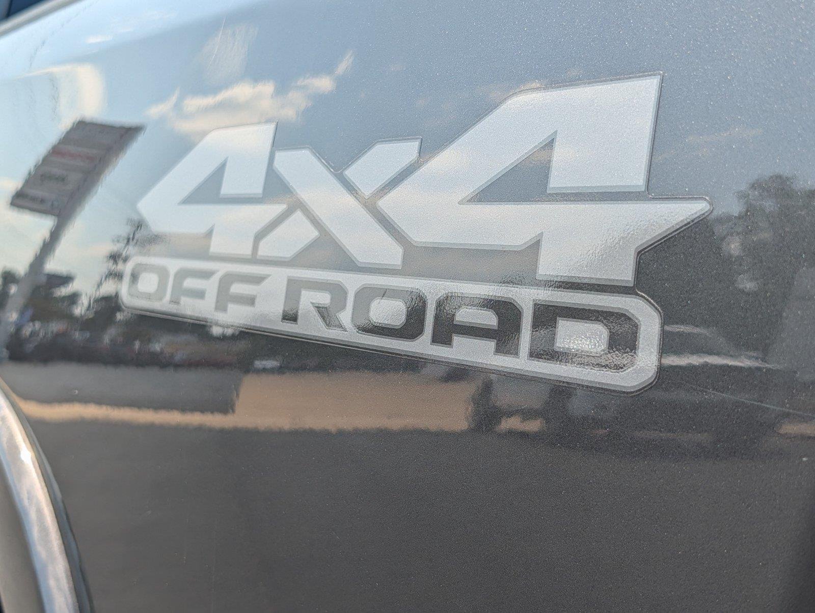 Used 2020 Granite Crystal Metallic Clearcoat Ram Laramie image 39
