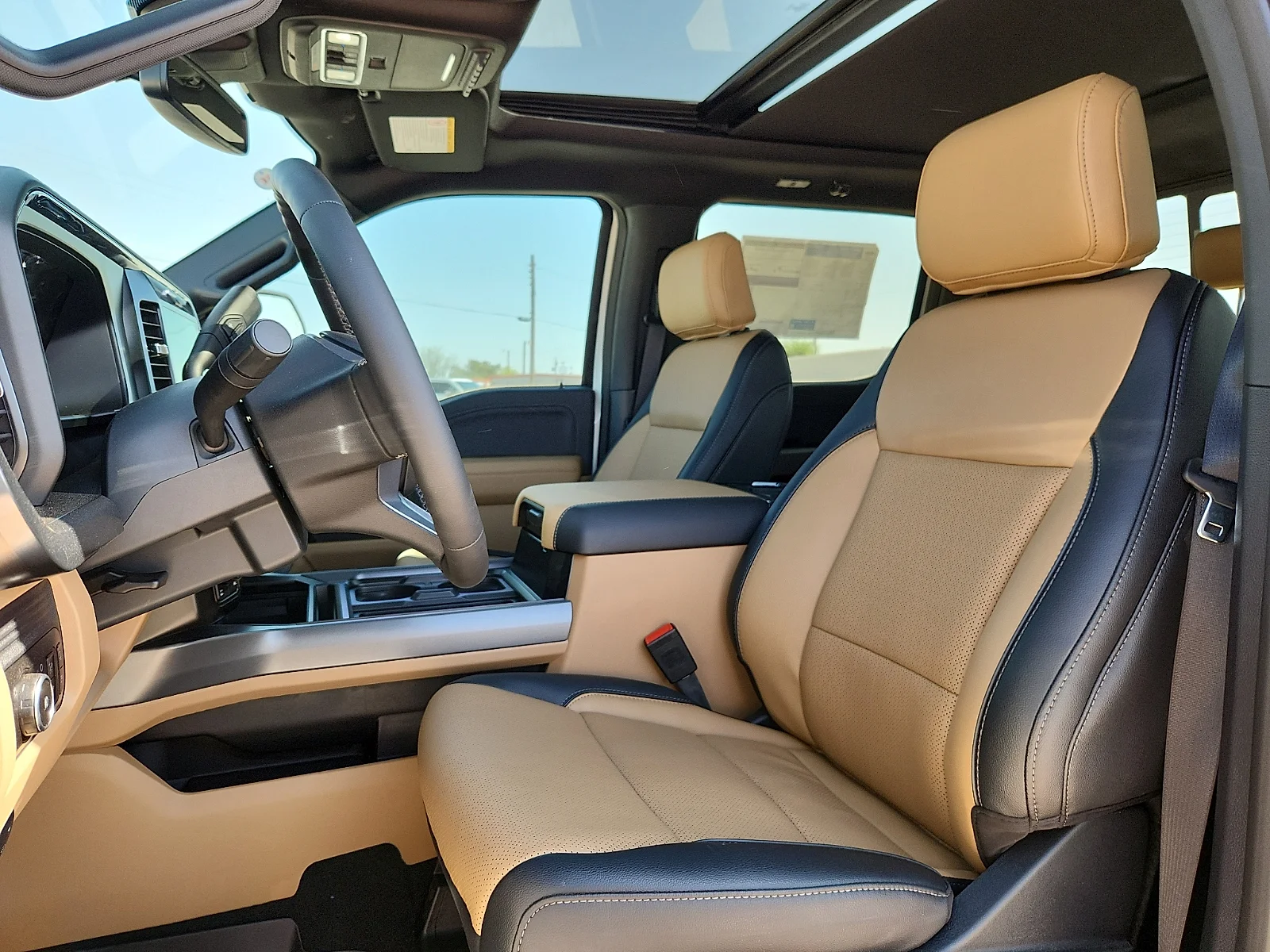 New 2026 Star White Metallic Tri-Coat Ford F-250® Lariat® image 17