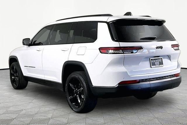Used 2023 White Jeep Altitude image 4