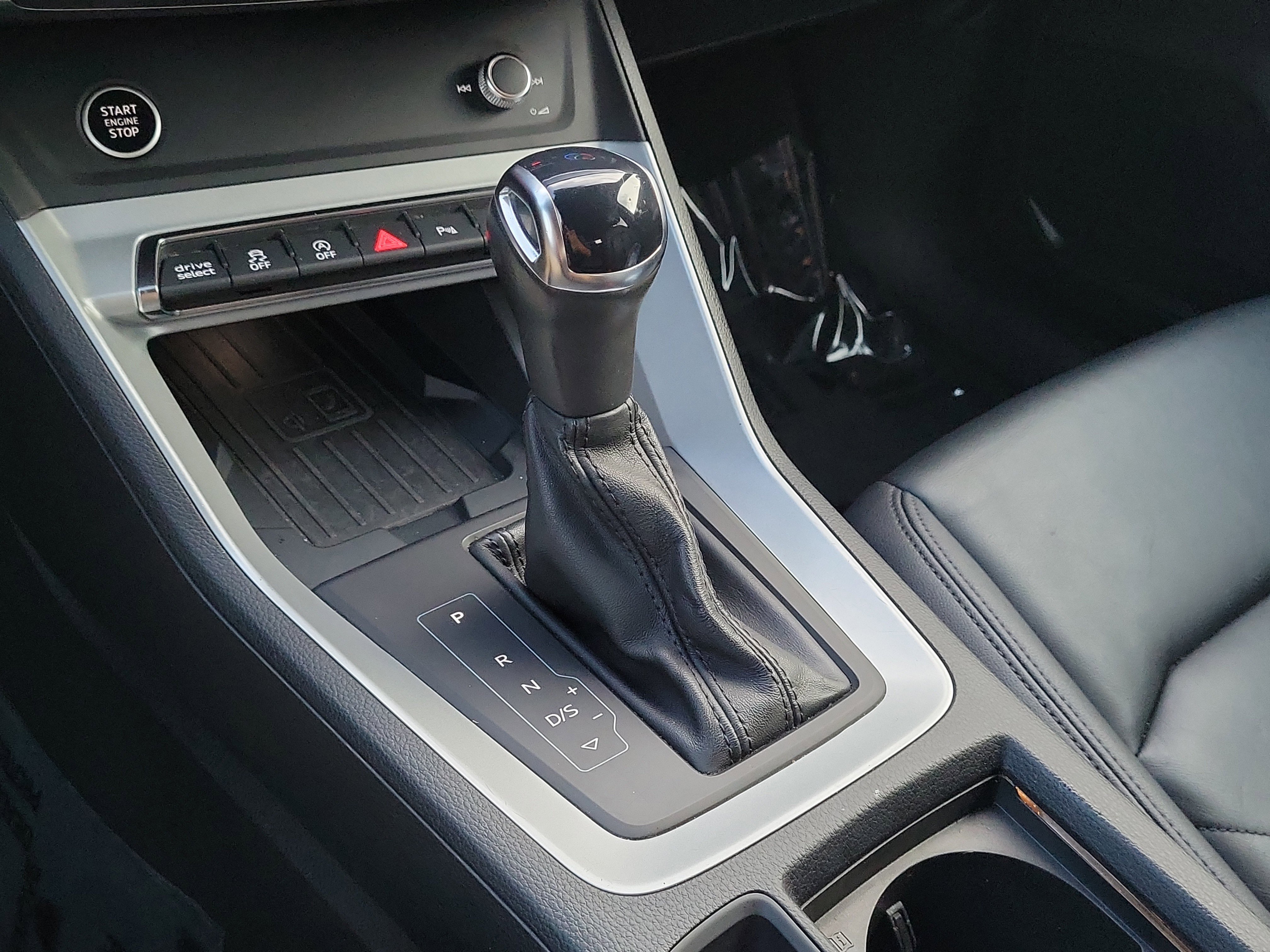Used 2024 White Audi S line Premium image 31