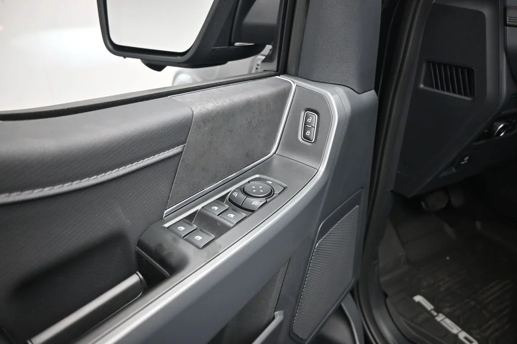 New 2026 Agate Black Metallic Ford XLT image 10