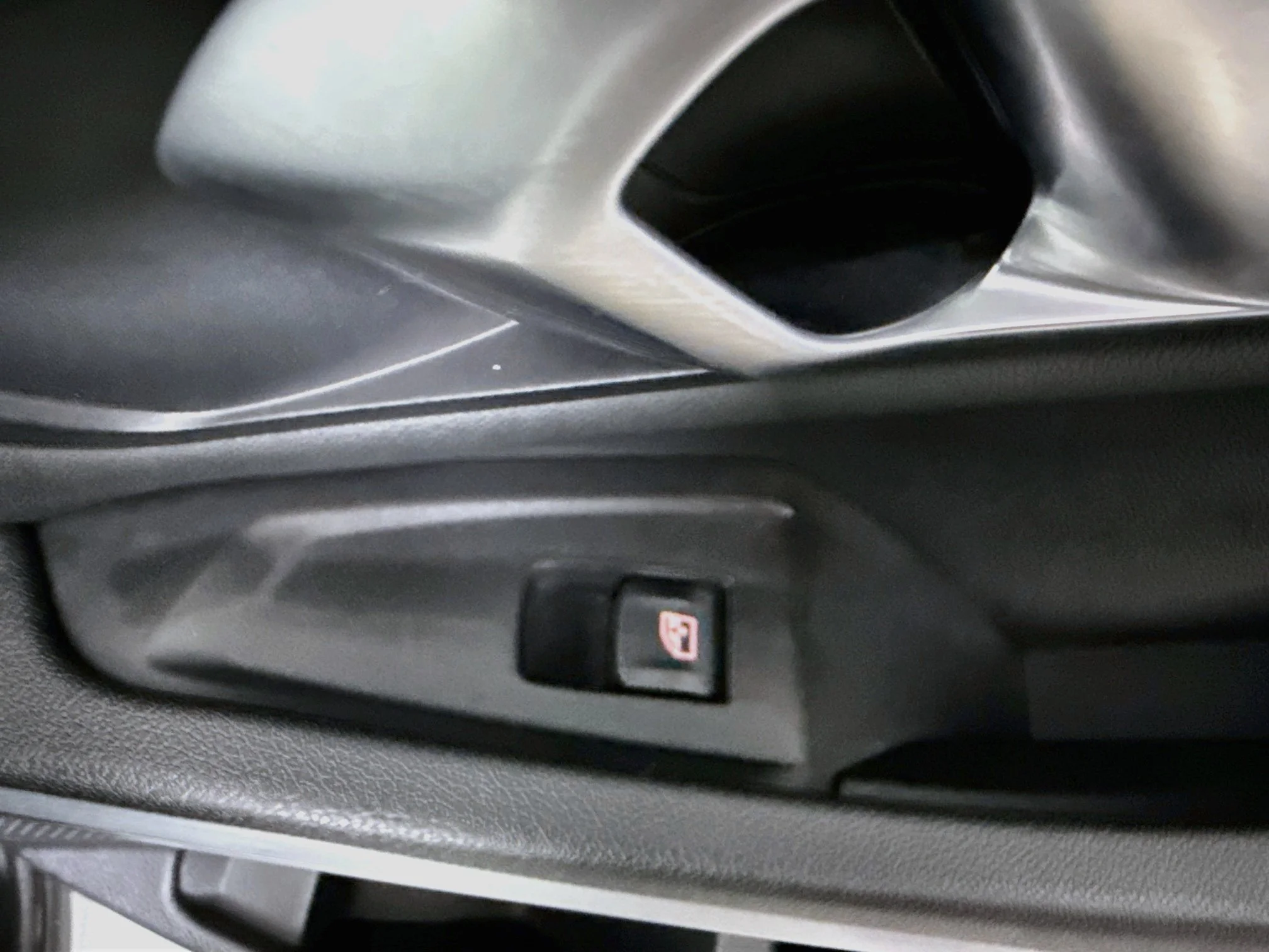 Used 2019 Alpine White BMW 330i image 27
