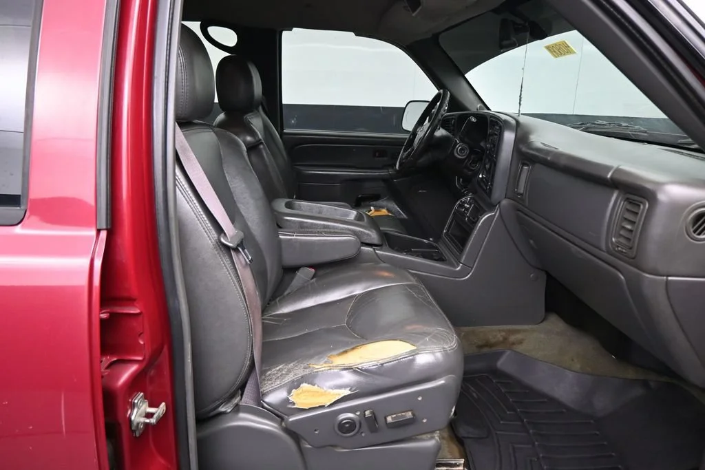 Used 2005 Red Chevrolet LT image 9