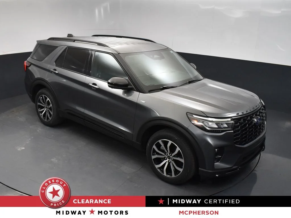 Certified Used 2025 Gray Metallic Ford ST-Line image 1