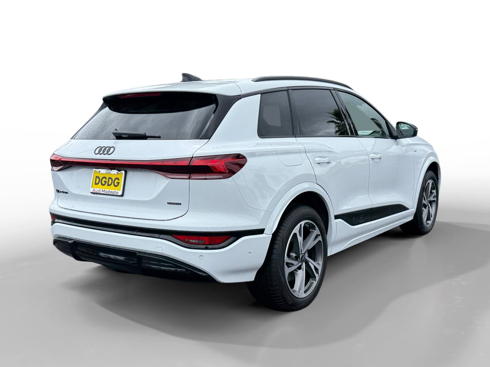 New 2027 GLACIER WHITE Audi Premium Plus quattro image 5