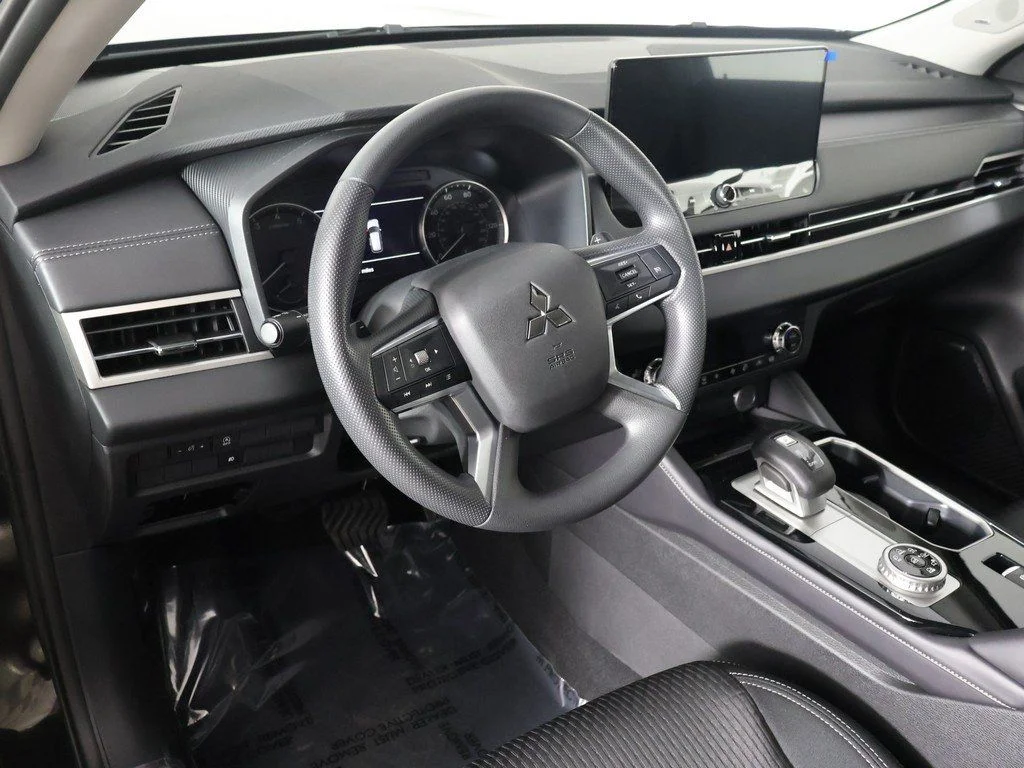 New 2026 Black Mitsubishi ES image 28
