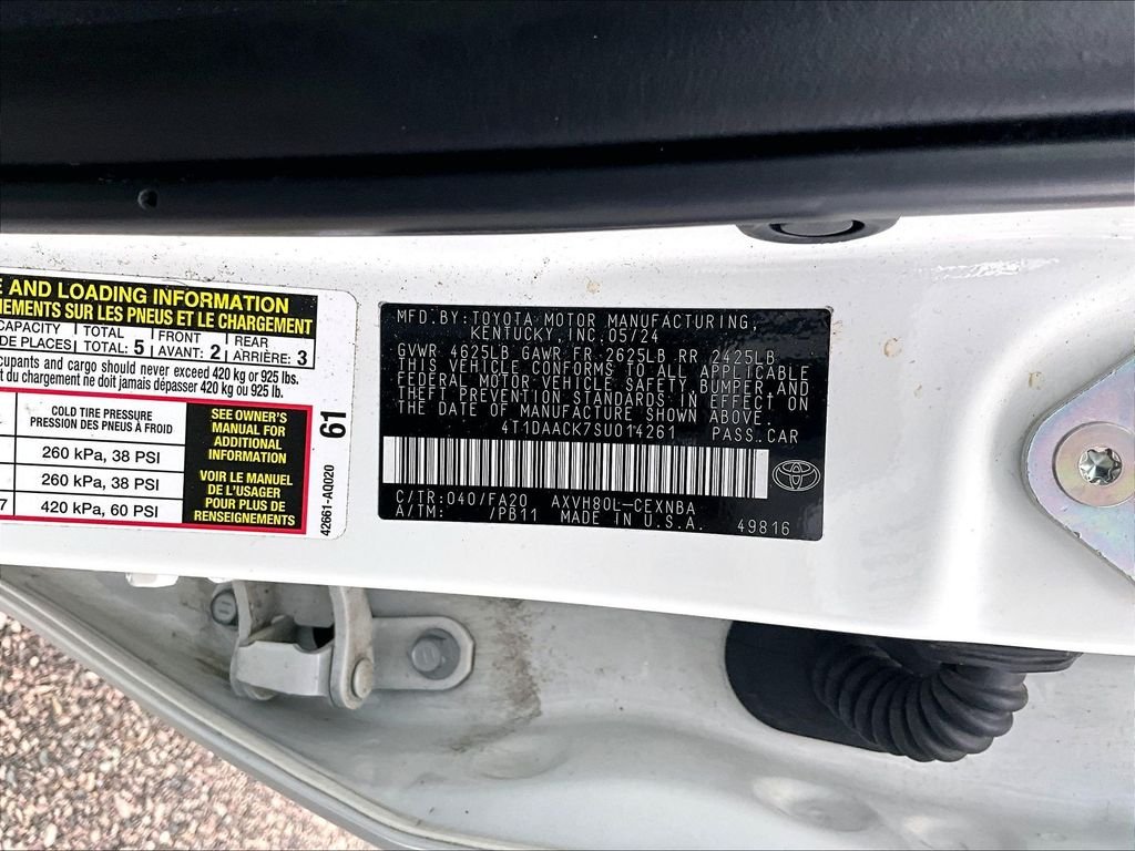 Used 2025 White Toyota LE image 9