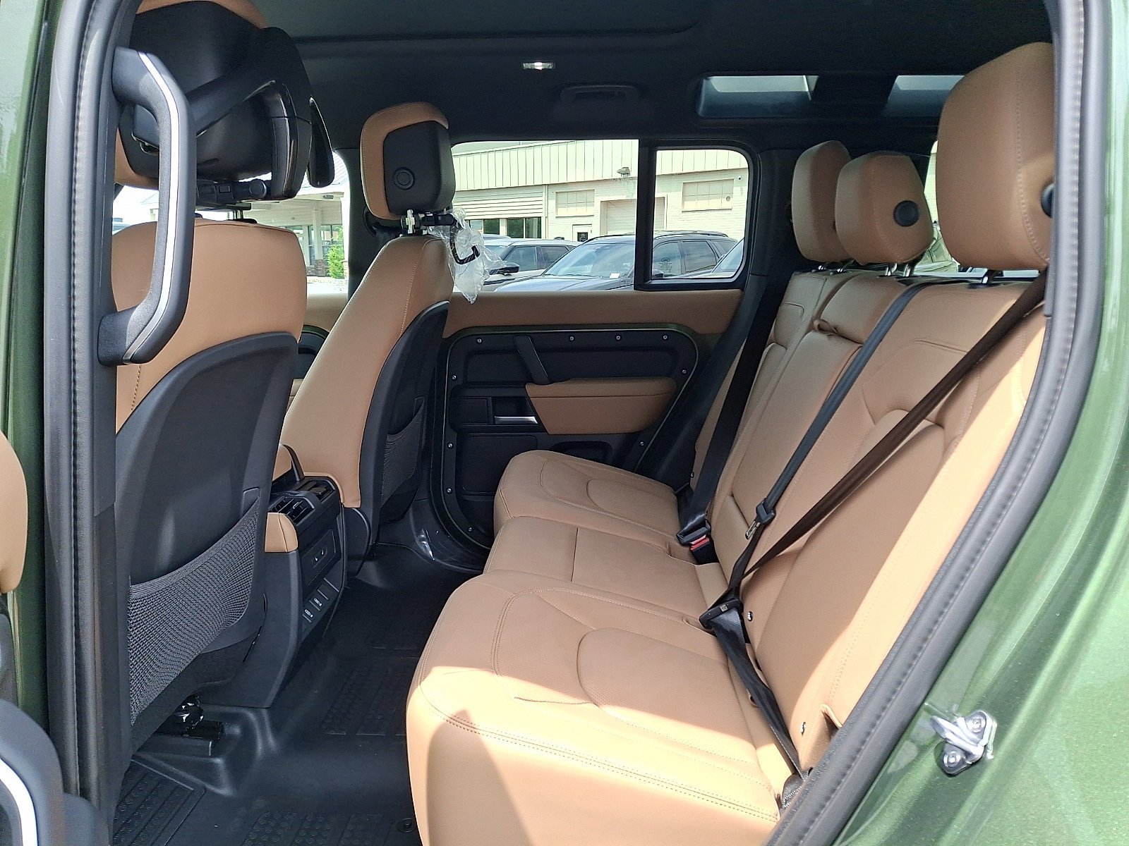 New 2026 Woolstone Green LAND ROVER X-Dynamic SE image 6