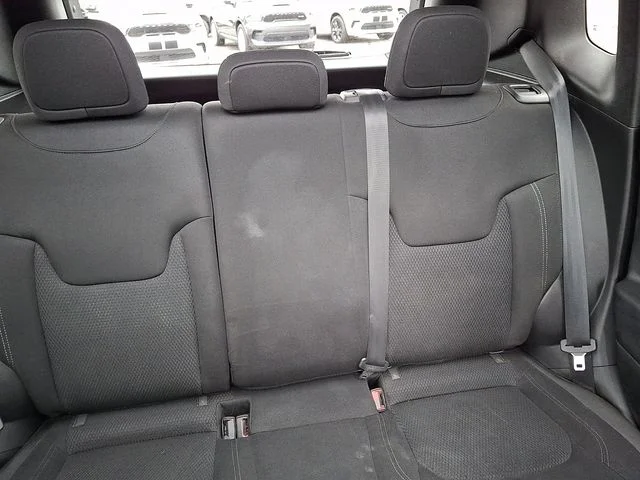 Used 2023 Black Jeep Altitude image 20