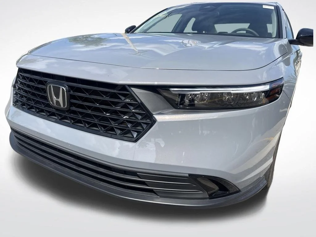 Certified Used 2025 Urban Gray Pearl Honda 1.5T SE image 31