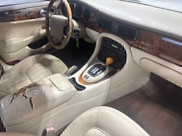 Used 2000 Gold Jaguar Base image 23