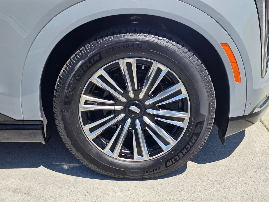 New 2026 Luna Metallic Cadillac Luxury image 9