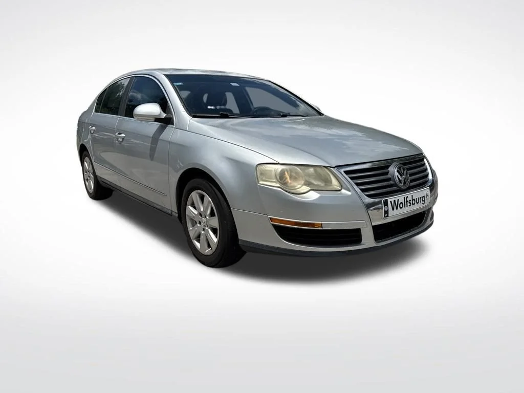 Used 2007 Black Volkswagen 2.0T image 2