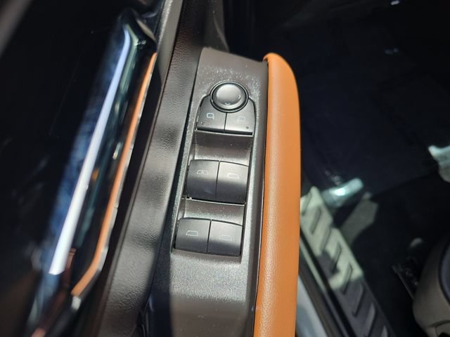 2025 GMC Canyon AT4 - Photo 16