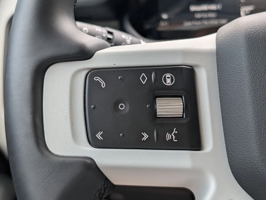 Certified Used 2025 Red Land Rover X-Dynamic SE image 30