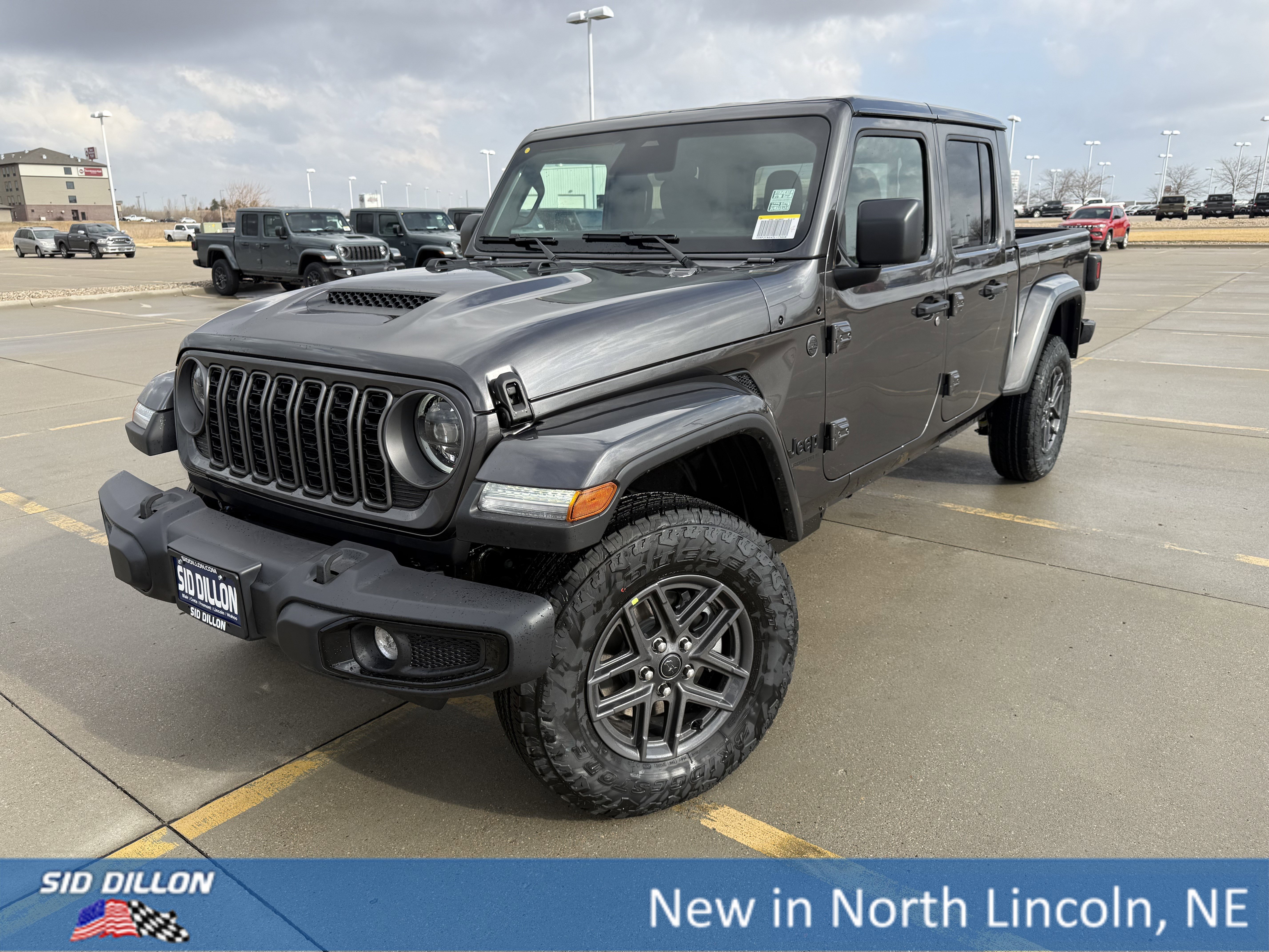 2026 Jeep Gladiator Sport S Auto's photo