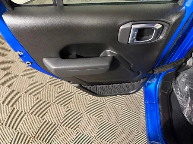 New 2026 Hydro Blue Pearl-Coat Exterior Paint Jeep Sport image 25