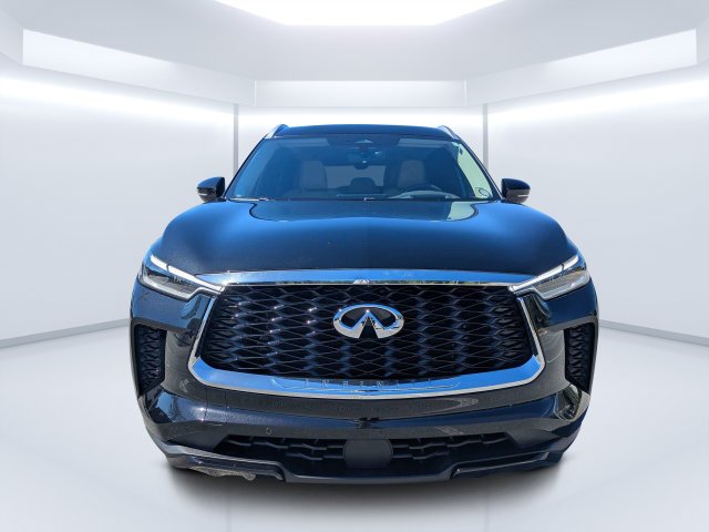 Used 2024 Black INFINITI LUXE image 8