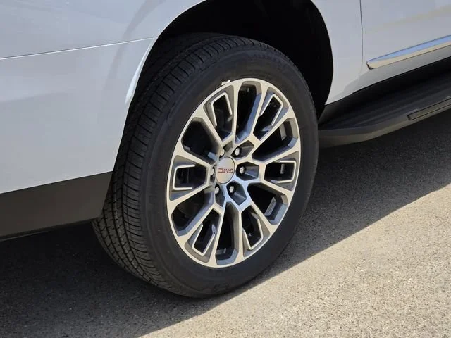 2026 GMC Yukon XL Denali - Photo 9