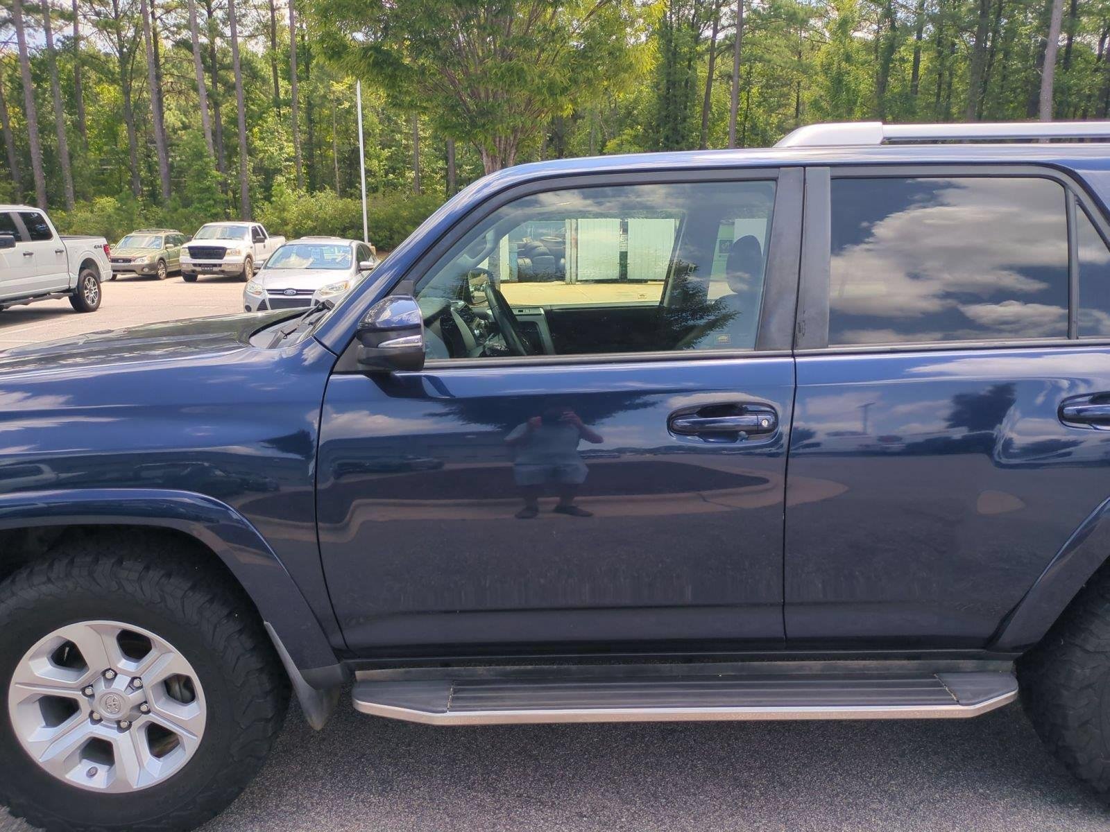 Used 2018 Nautical Blue Metallic Toyota SR5 Premium image 15