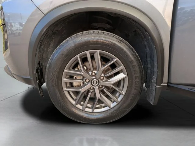 Used 2021 Gray Nissan S image 32