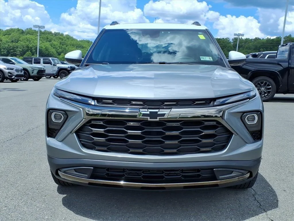 Used 2024 Sterling Gray Metallic Chevrolet ACTIV image 9