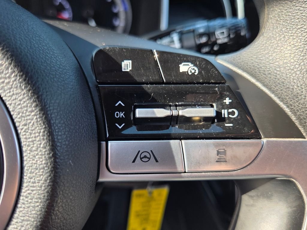 Used 2023 Gray Hyundai SE image 28