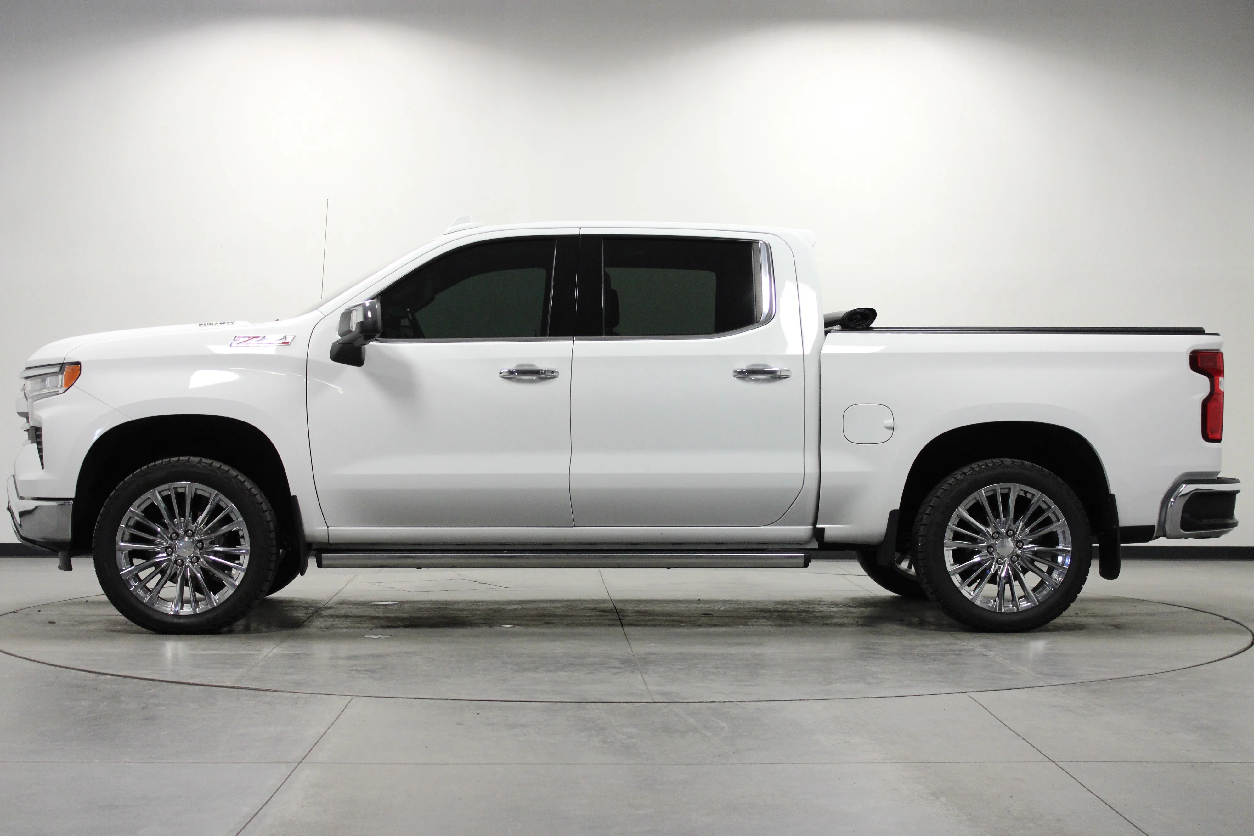 Used 2022 Summit White Chevrolet LTZ image 7