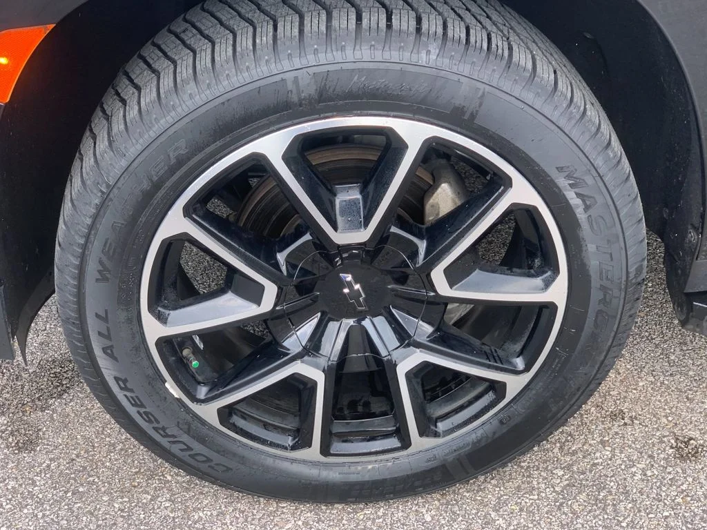 Used 2022 Black Chevrolet RST image 32