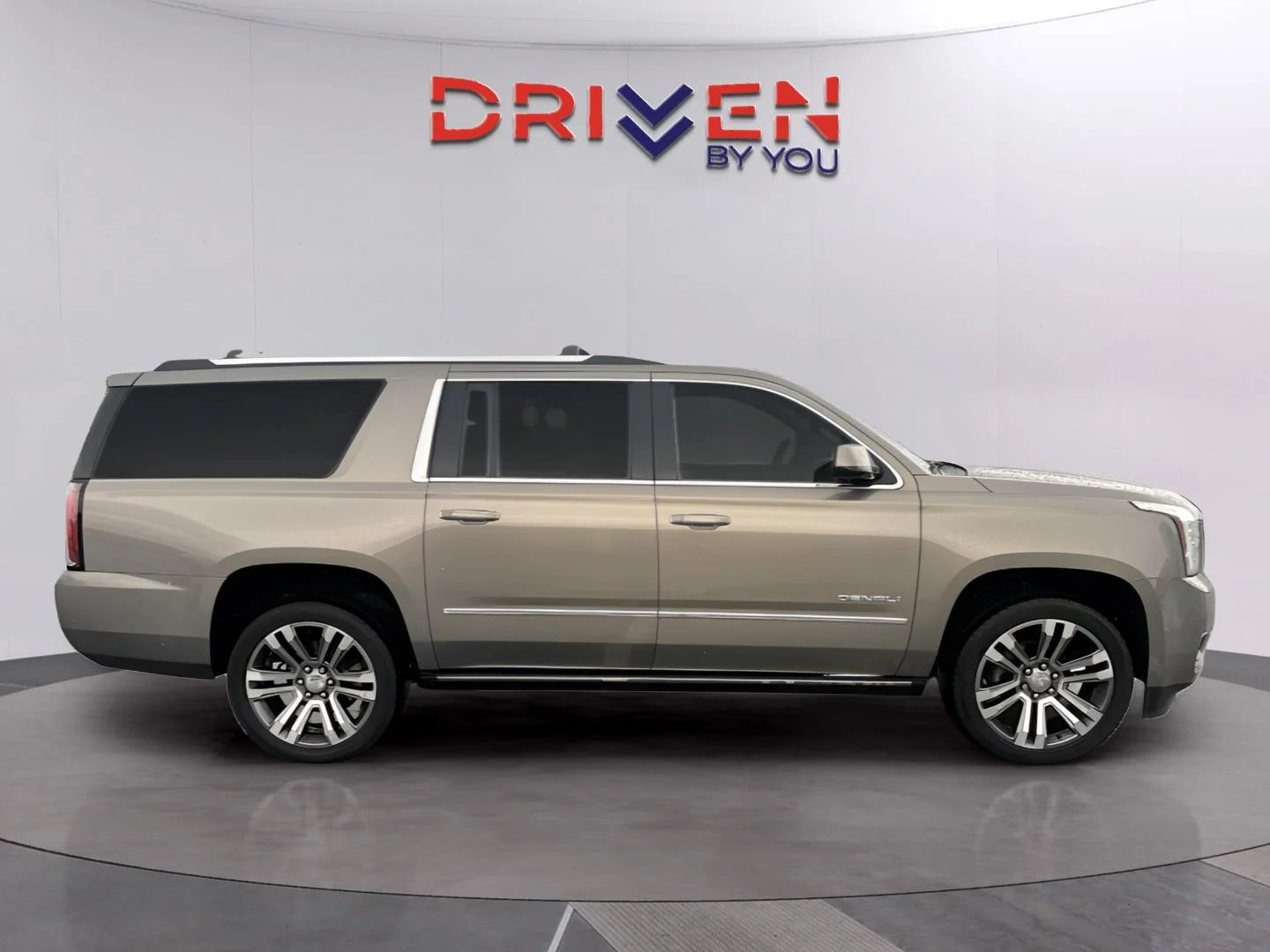 Used 2019 PEPPERDUST METALLIC GMC Denali image 6