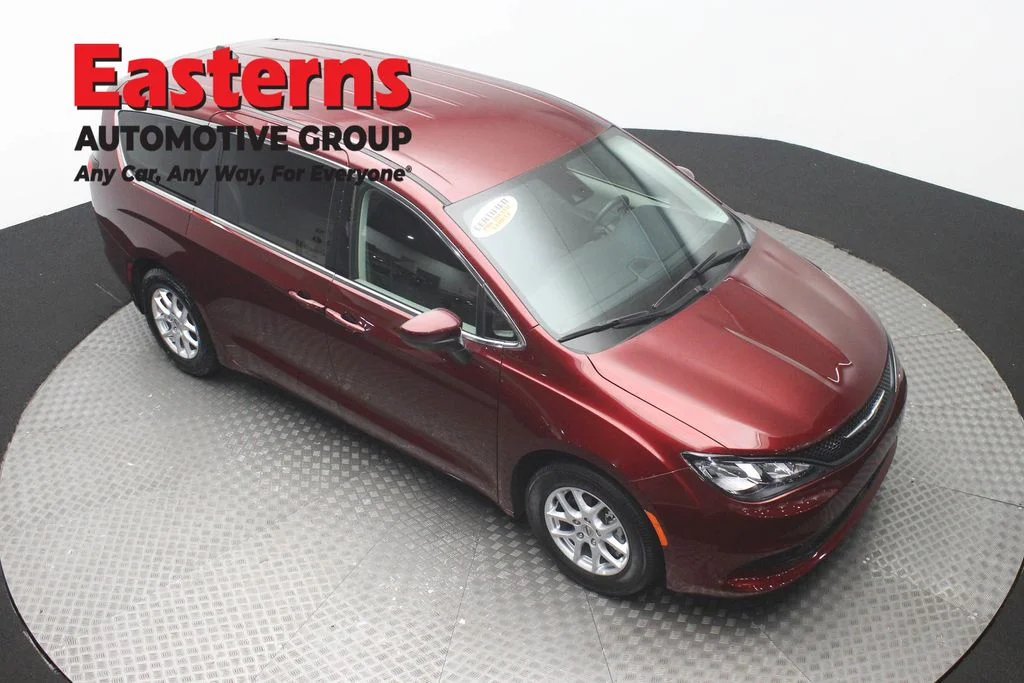 Used 2023 Red Chrysler LX image 3