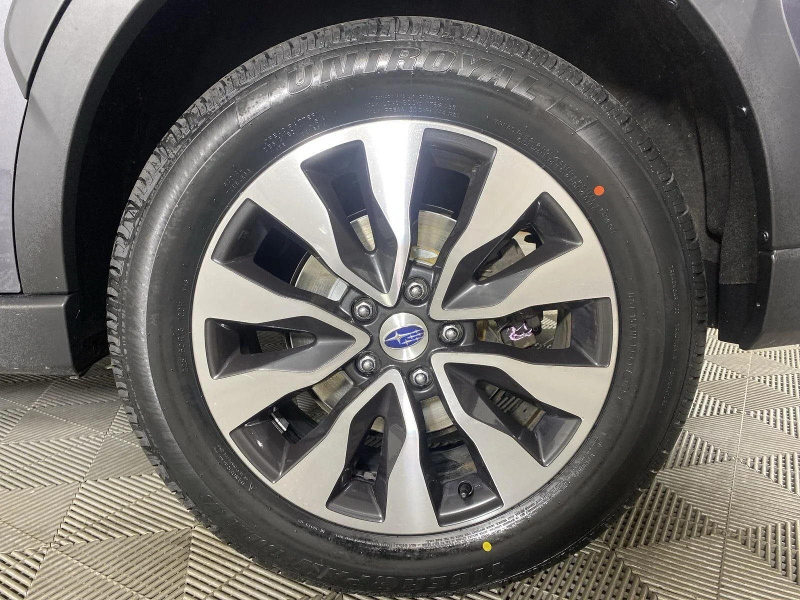 Used 2024 Magnetite Gray Metallic Subaru Limited image 10