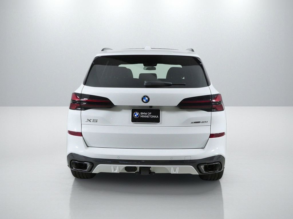 New 2026 Alpine White BMW xDrive40i image 10